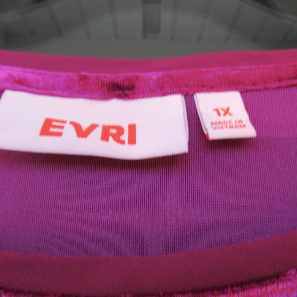3X EVRI velvet like top with pocket size 3X - Picture 17 of 17